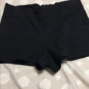 Sz m black stretchy dress shorts